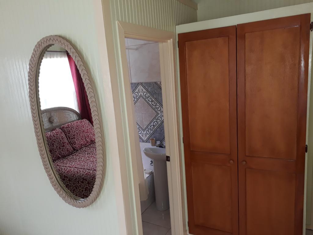 Apartment Unforgetable Gardens Falmouth Harbour Bagian luar foto